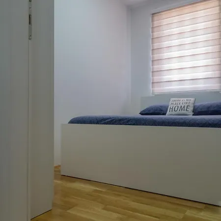 Apartman Stan Na Dan Nina - Centar *