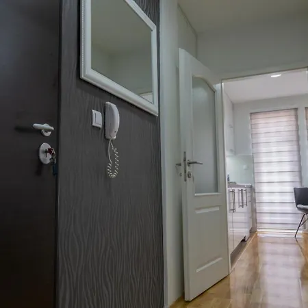 Stan Na Dan Nina - Centar