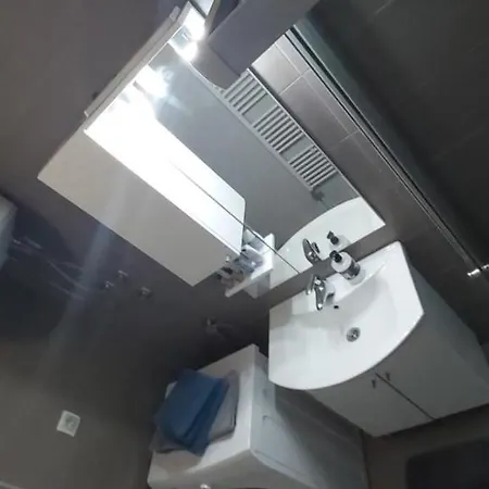 Stan Na Dan Nina - Centar * Pale