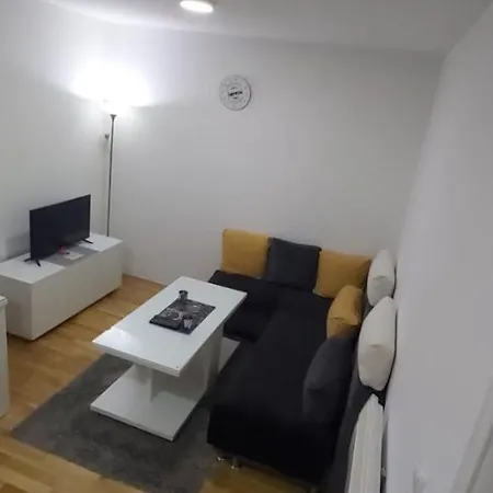 Apartman Stan Na Dan Nina - Centar *