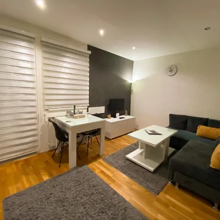 Apartman Stan Na Dan Nina - Centar *