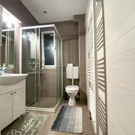 Stan Na Dan Nina - Centar *